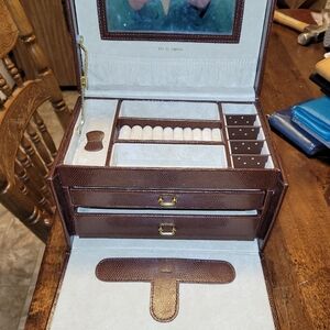 Tech Swiss Train case Style Jewelry Case.